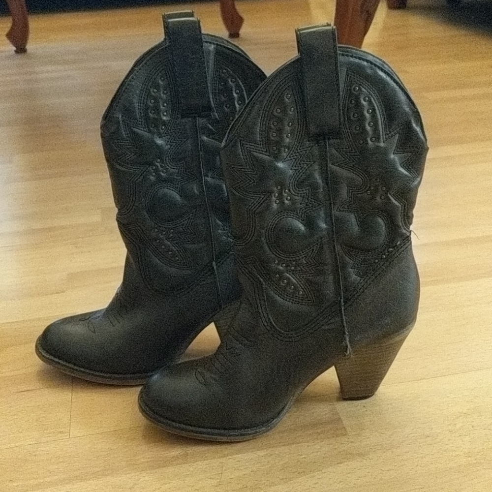 Mia brown cowboy boots